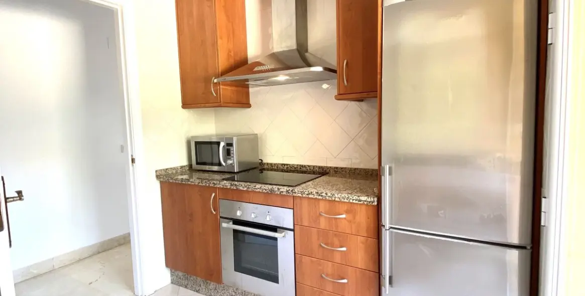 Краткосрочная аренда апартаментов на среднем этаже в Elviria 14