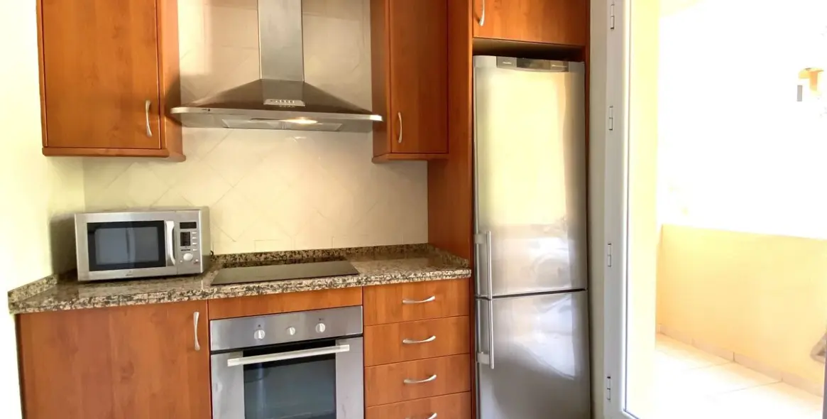 Краткосрочная аренда апартаментов на среднем этаже в Elviria 16