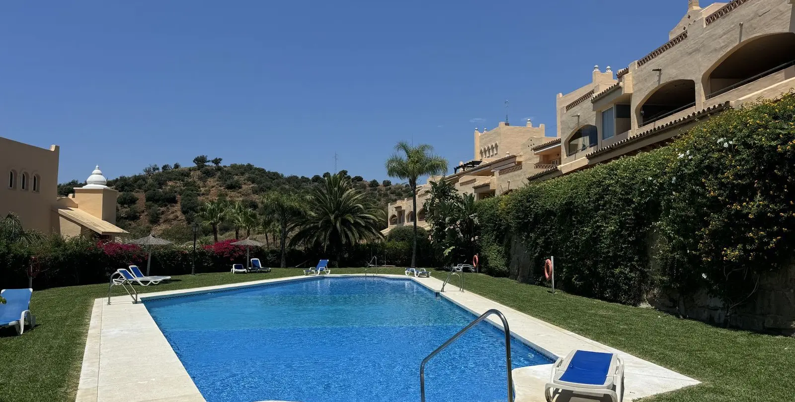 Продажа апартаментов на среднем этаже в Elviria 1