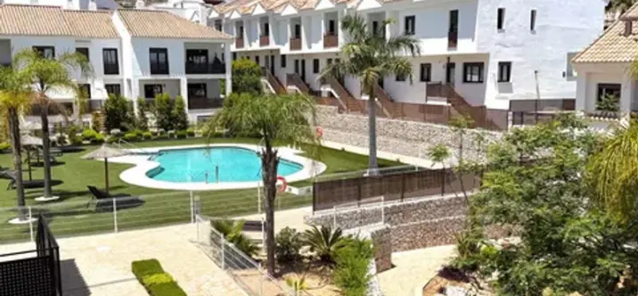 Sale of townhouse in Riviera del Sol 0