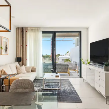 Продажа двухуровневого пентхауса в Estepona
