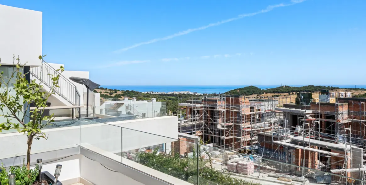 Продажа двухуровневого пентхауса в Estepona 34