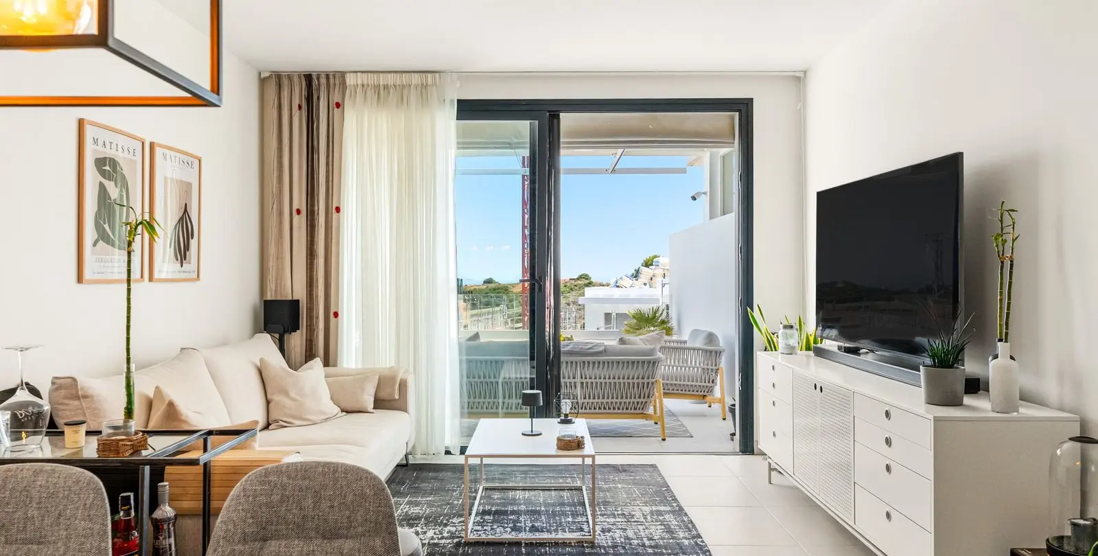 Продажа двухуровневого пентхауса в Estepona 2