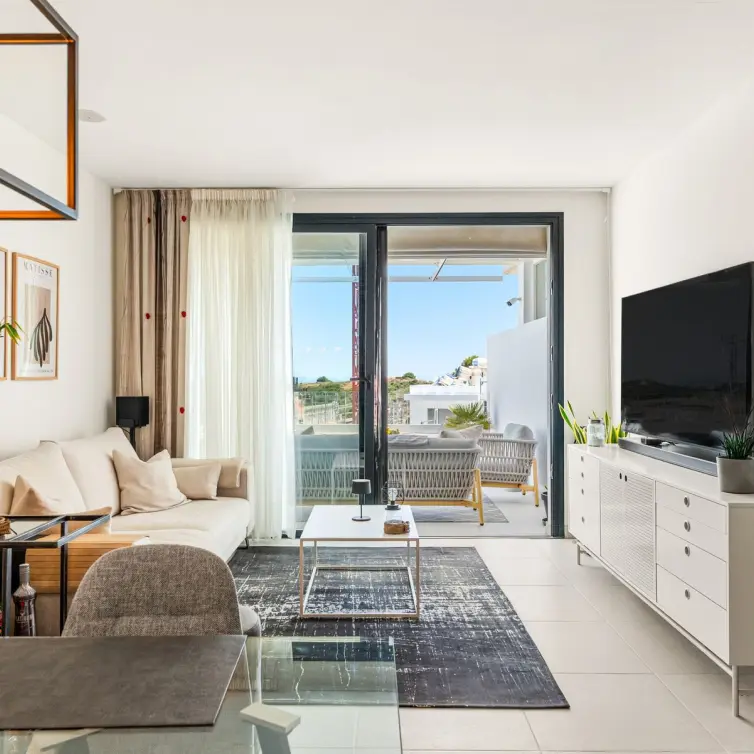 Продажа двухуровневого пентхауса в Estepona