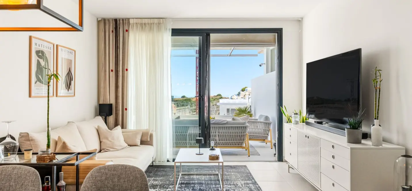 Продажа двухуровневого пентхауса в Estepona 1