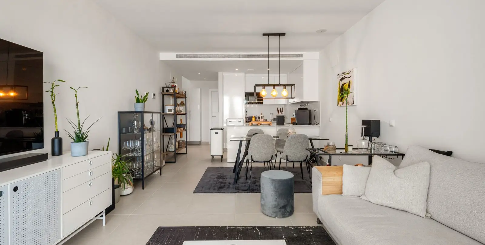 Продажа двухуровневого пентхауса в Estepona 8