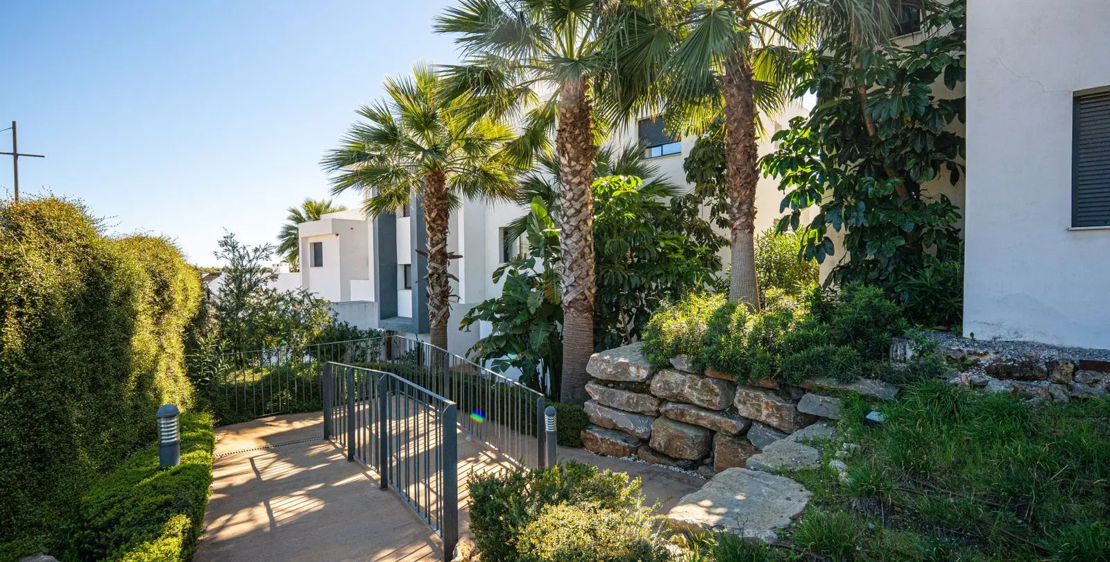 Продажа двухуровневого пентхауса в Estepona 41
