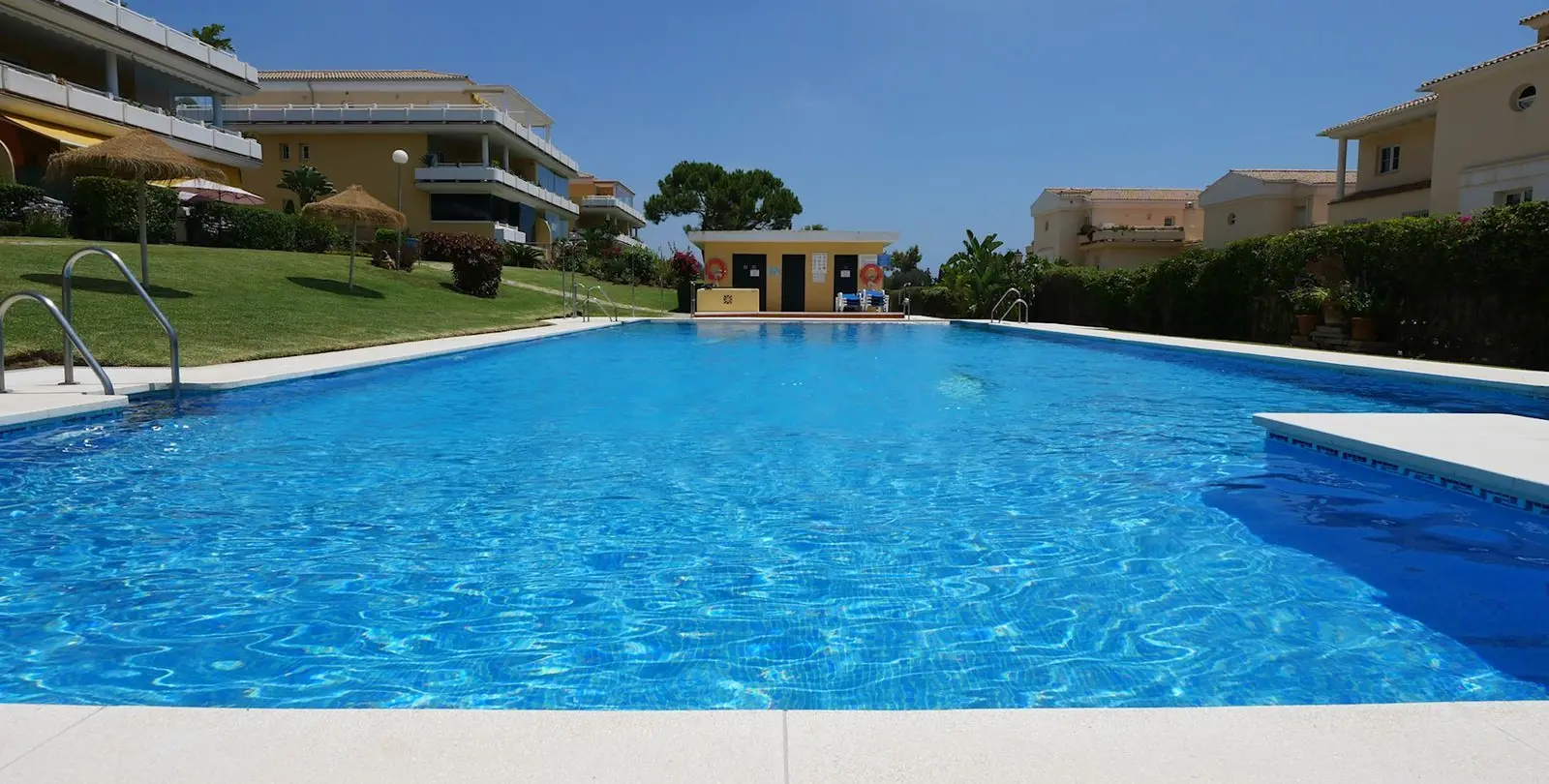 Sale of ground floor apartment in Cabopino 26