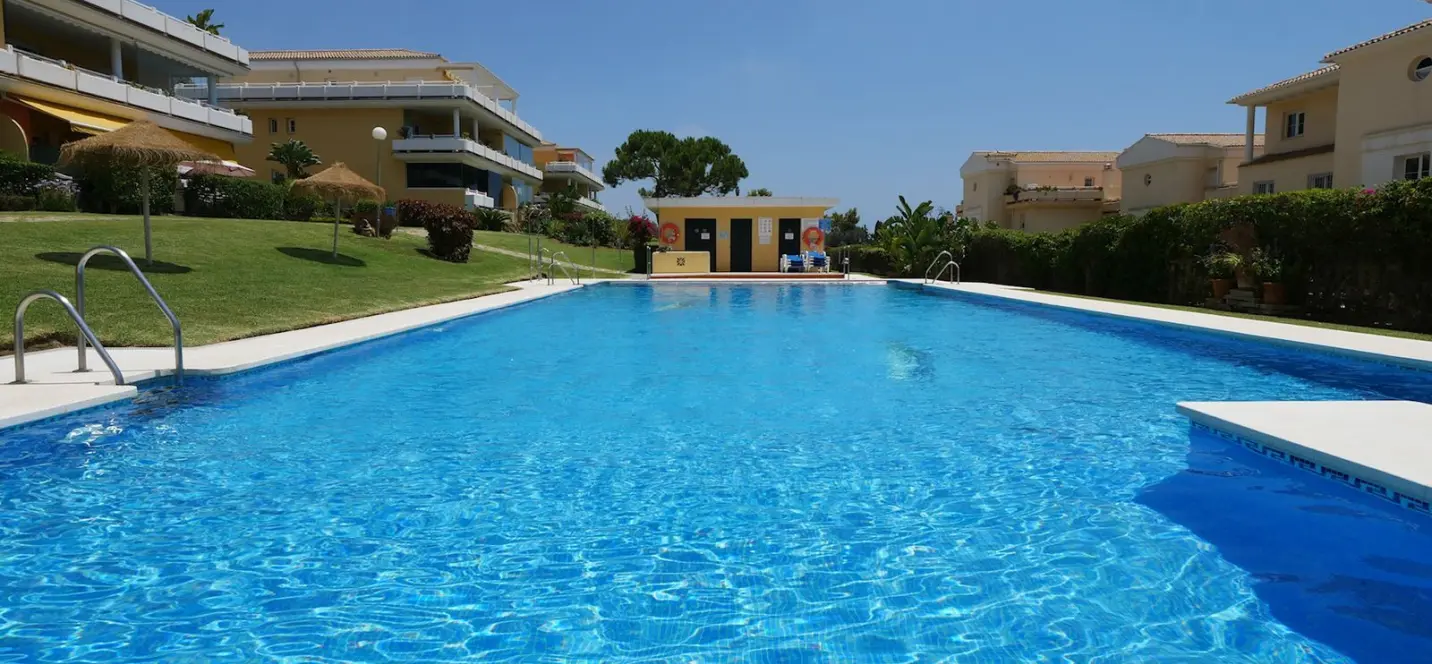 Venta de apartamento en planta baja en Cabopino 1