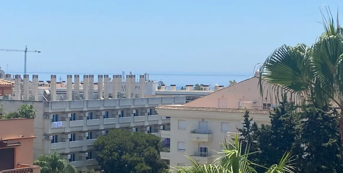 Sale of penthouse in The Golden Mile 3