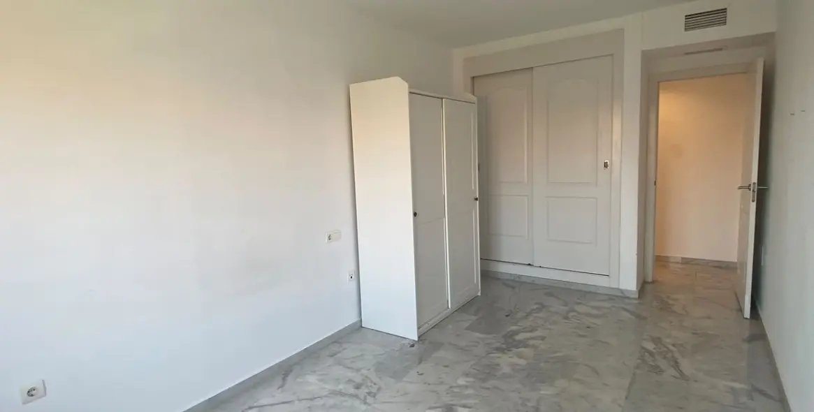 Sale of penthouse in The Golden Mile 27