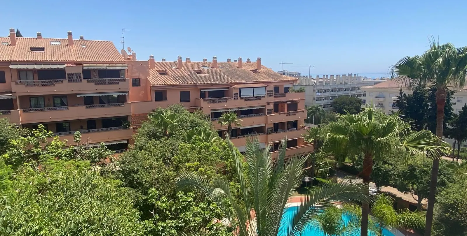 Sale of penthouse in The Golden Mile 1