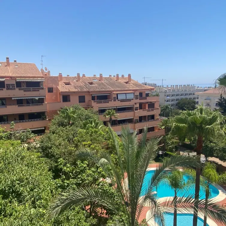 Sale of penthouse in The Golden Mile