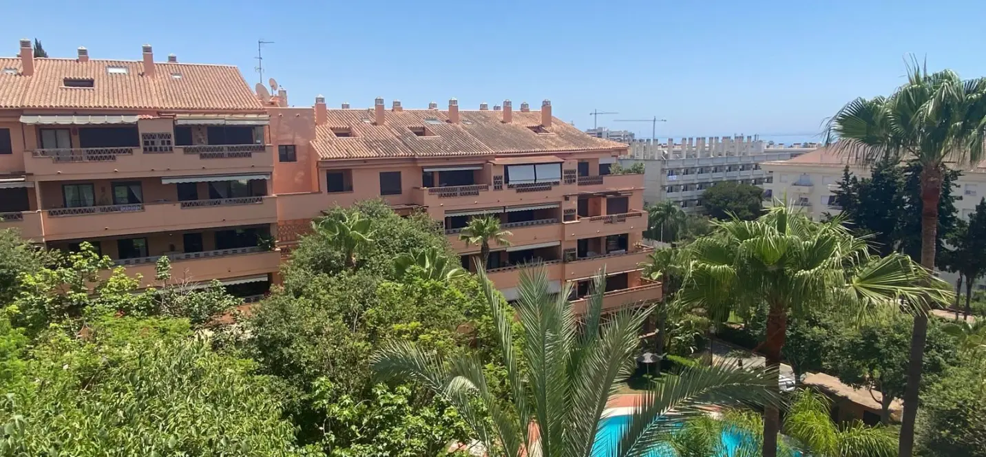 Sale of penthouse in The Golden Mile 0