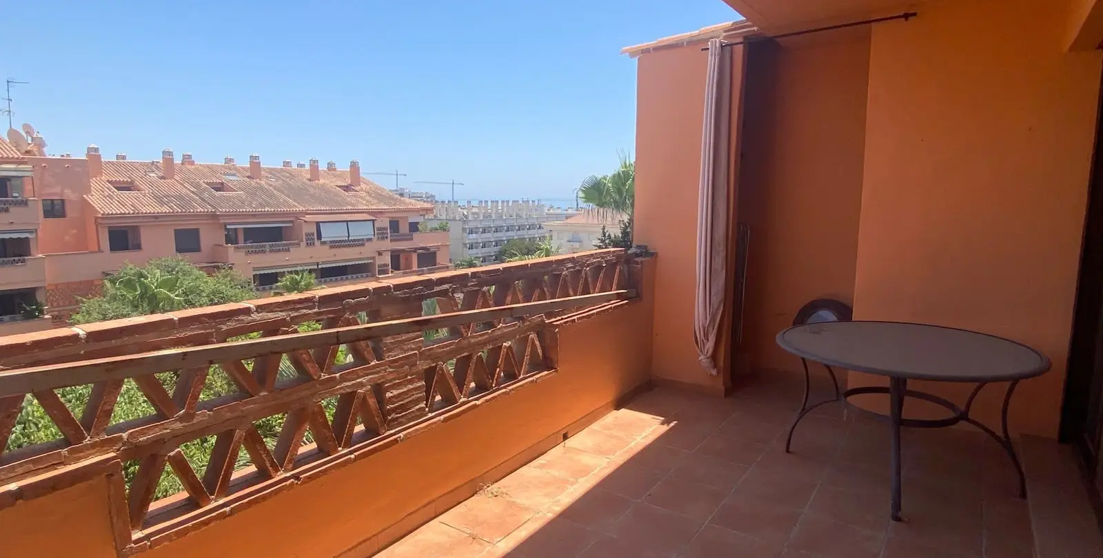 Sale of penthouse in The Golden Mile 2