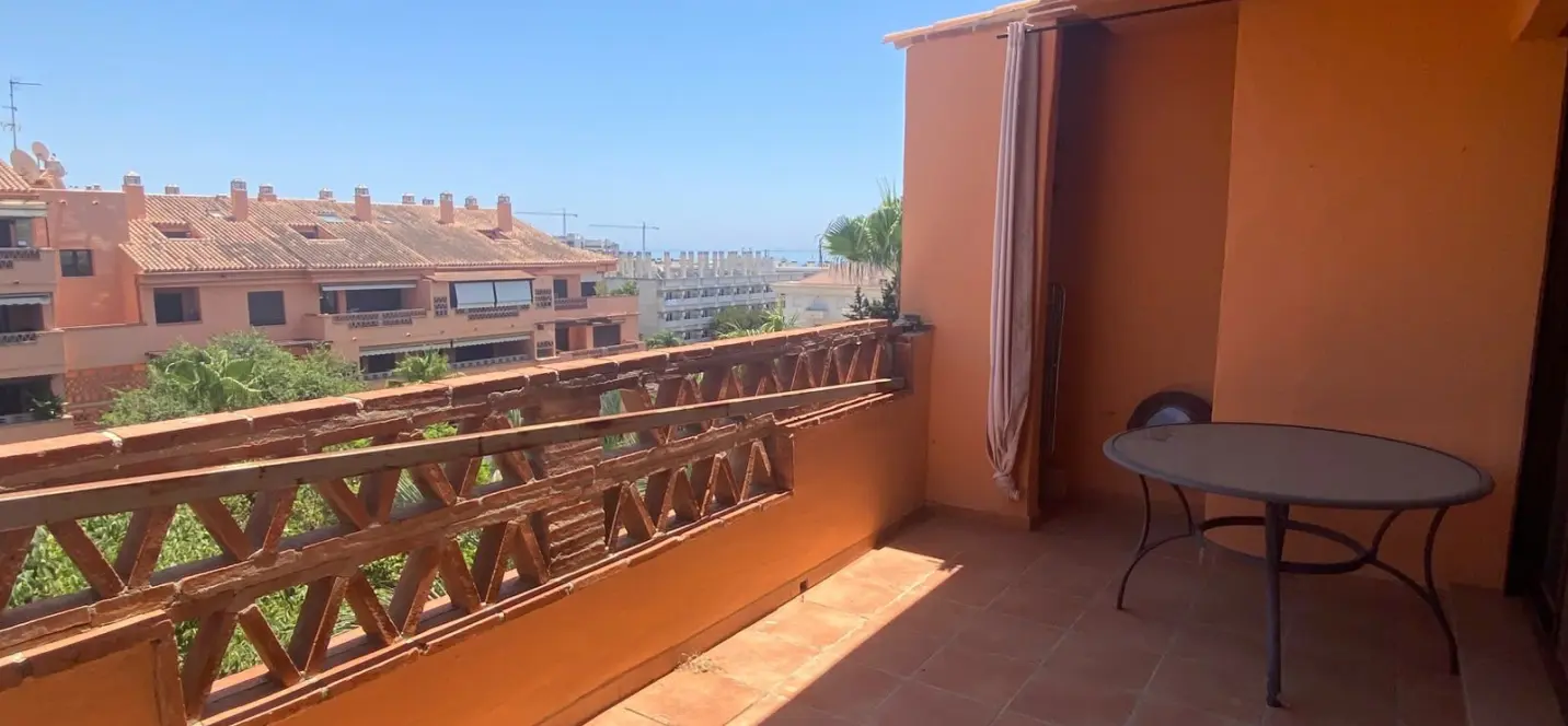 Sale of penthouse in The Golden Mile 1