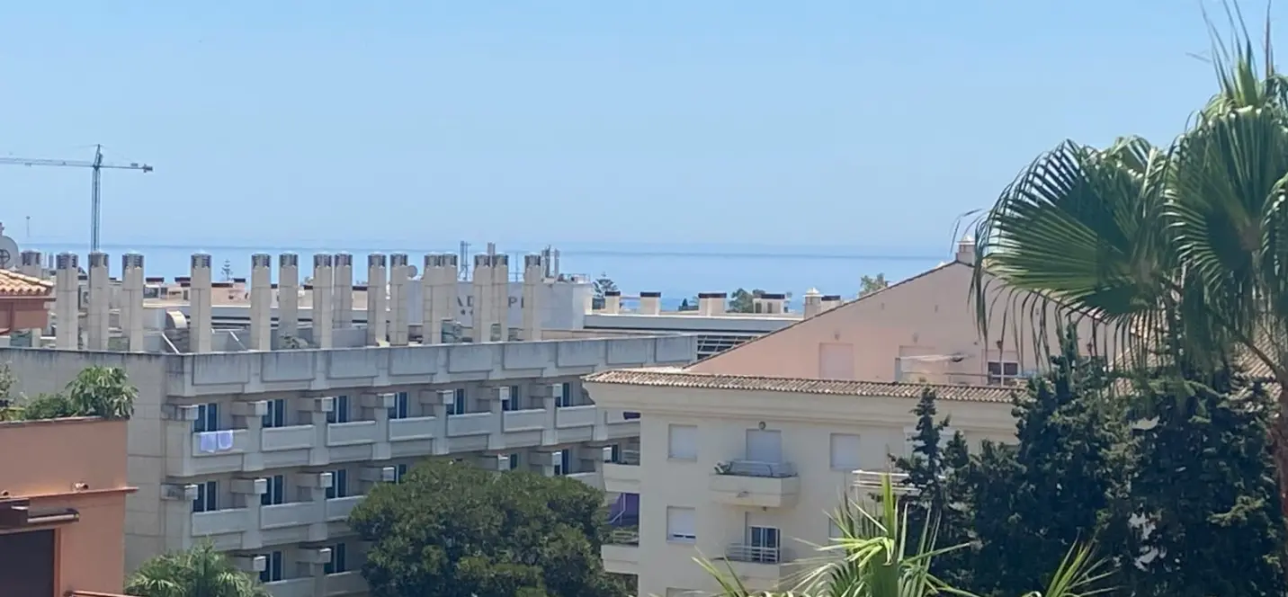 Sale of penthouse in The Golden Mile 2