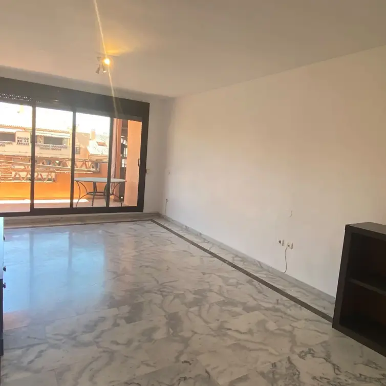 Sale of penthouse in The Golden Mile