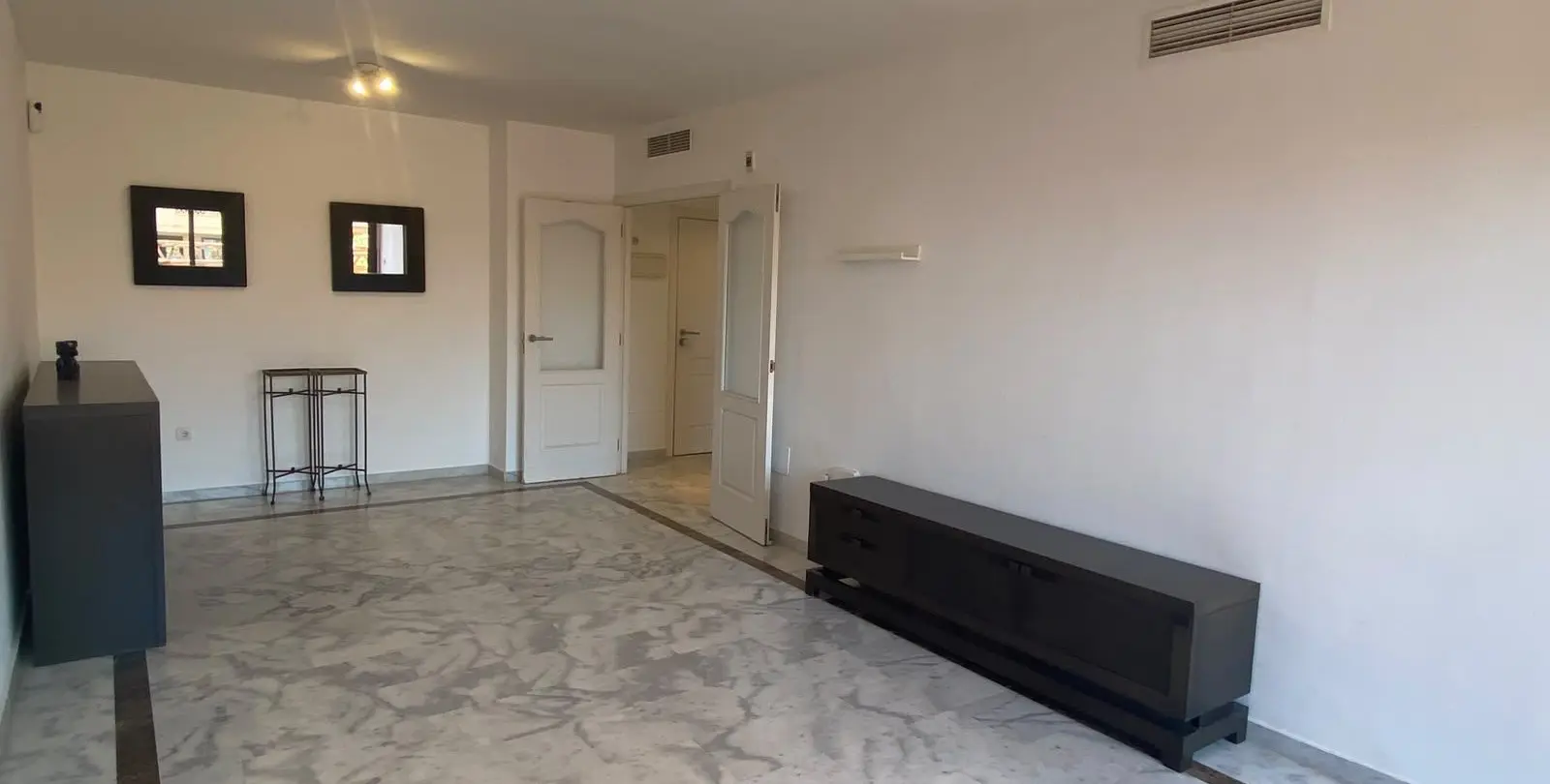 Sale of penthouse in The Golden Mile 7