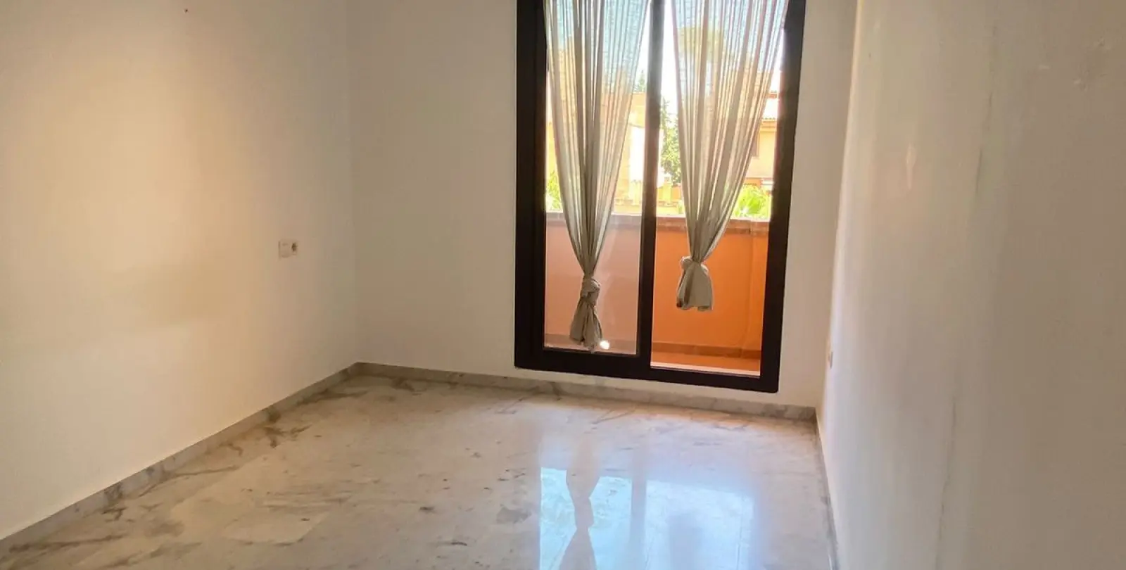 Sale of penthouse in The Golden Mile 18