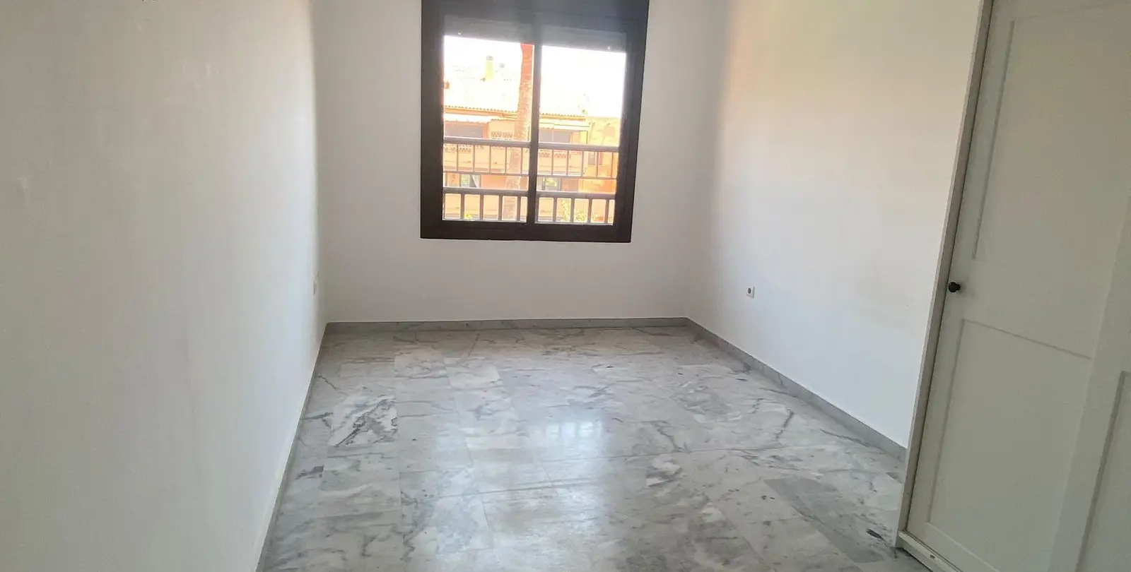 Sale of penthouse in The Golden Mile 26