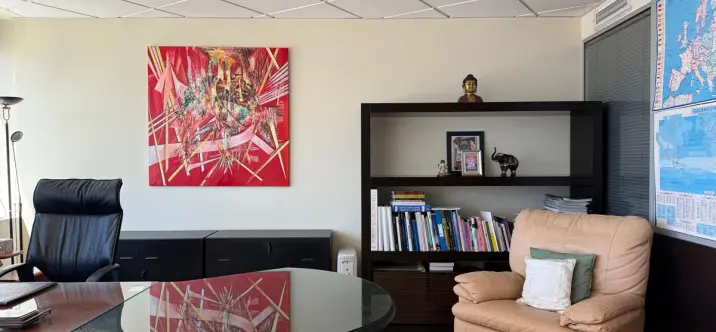 Venta de oficina en Puerto Banús 3