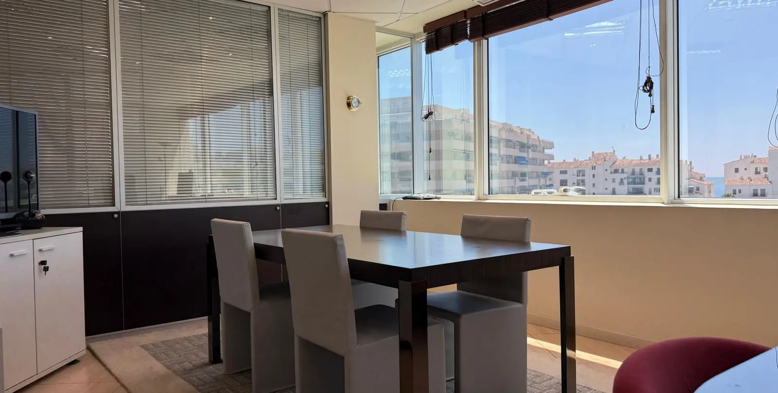 Sale of office in Puerto Banús 2