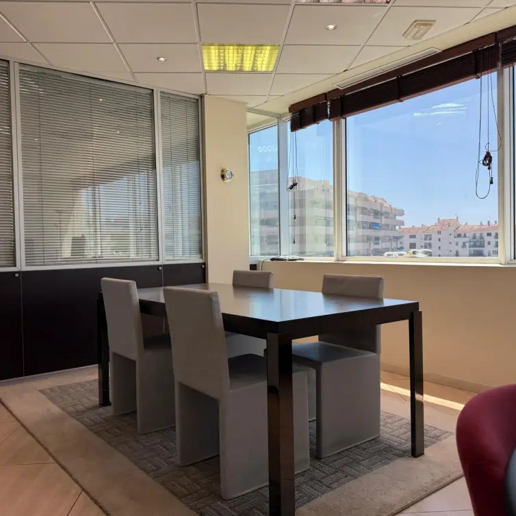 Venta de oficina en Puerto Banús