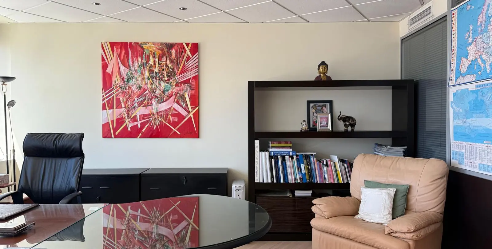 Sale of office in Puerto Banús 4