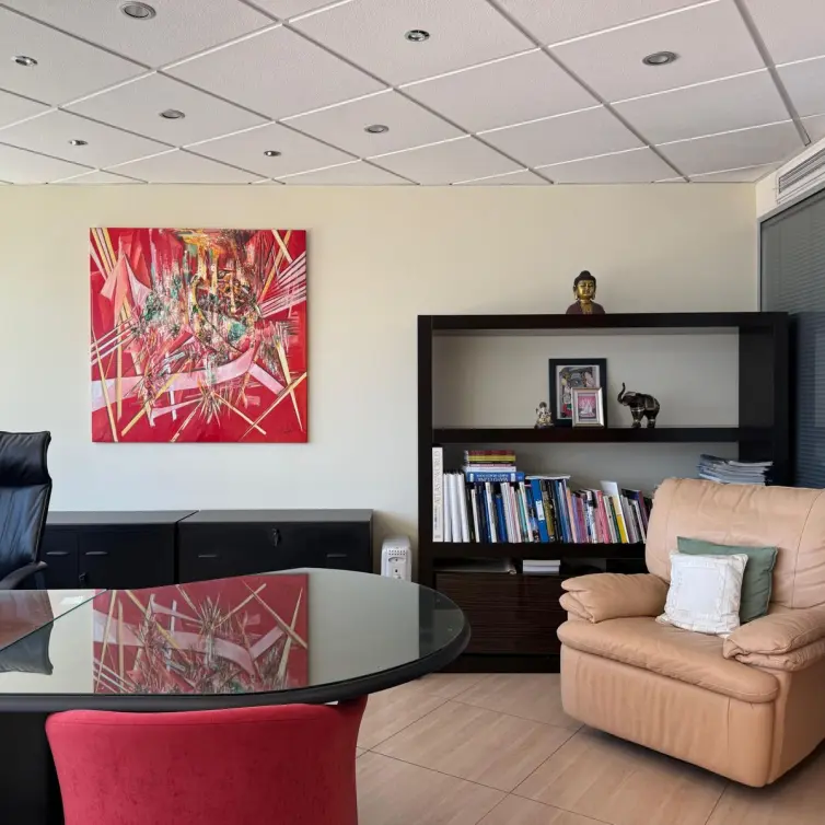 Venta de oficina en Puerto Banús