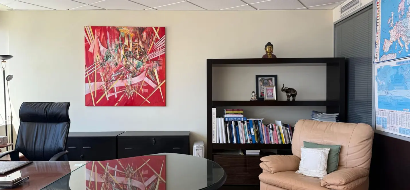 Venta de oficina en Puerto Banús 3