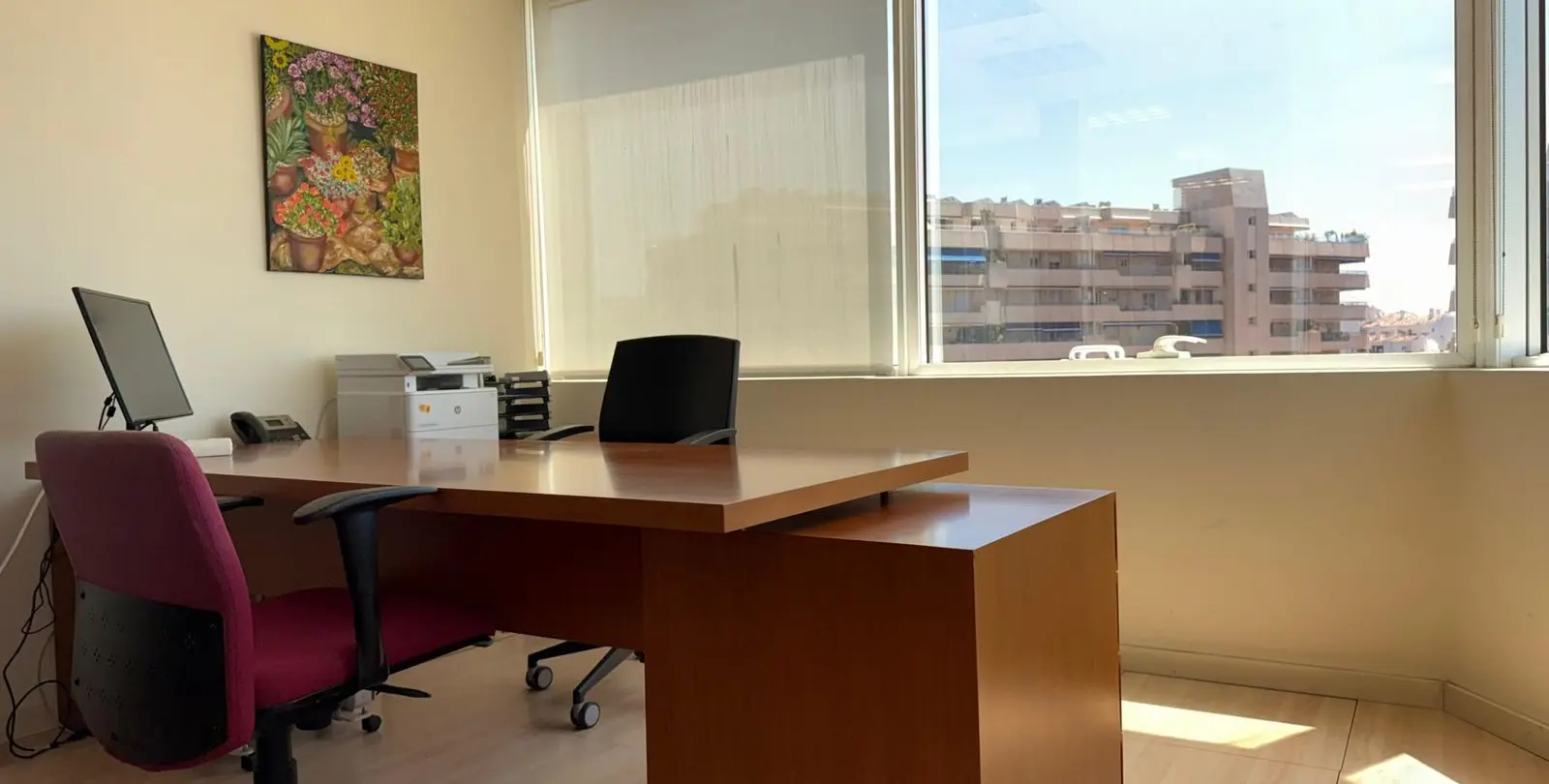 Sale of office in Puerto Banús 11