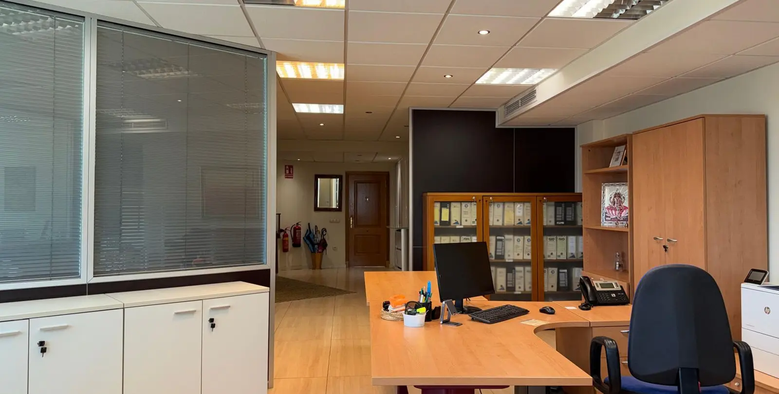 Sale of office in Puerto Banús 12
