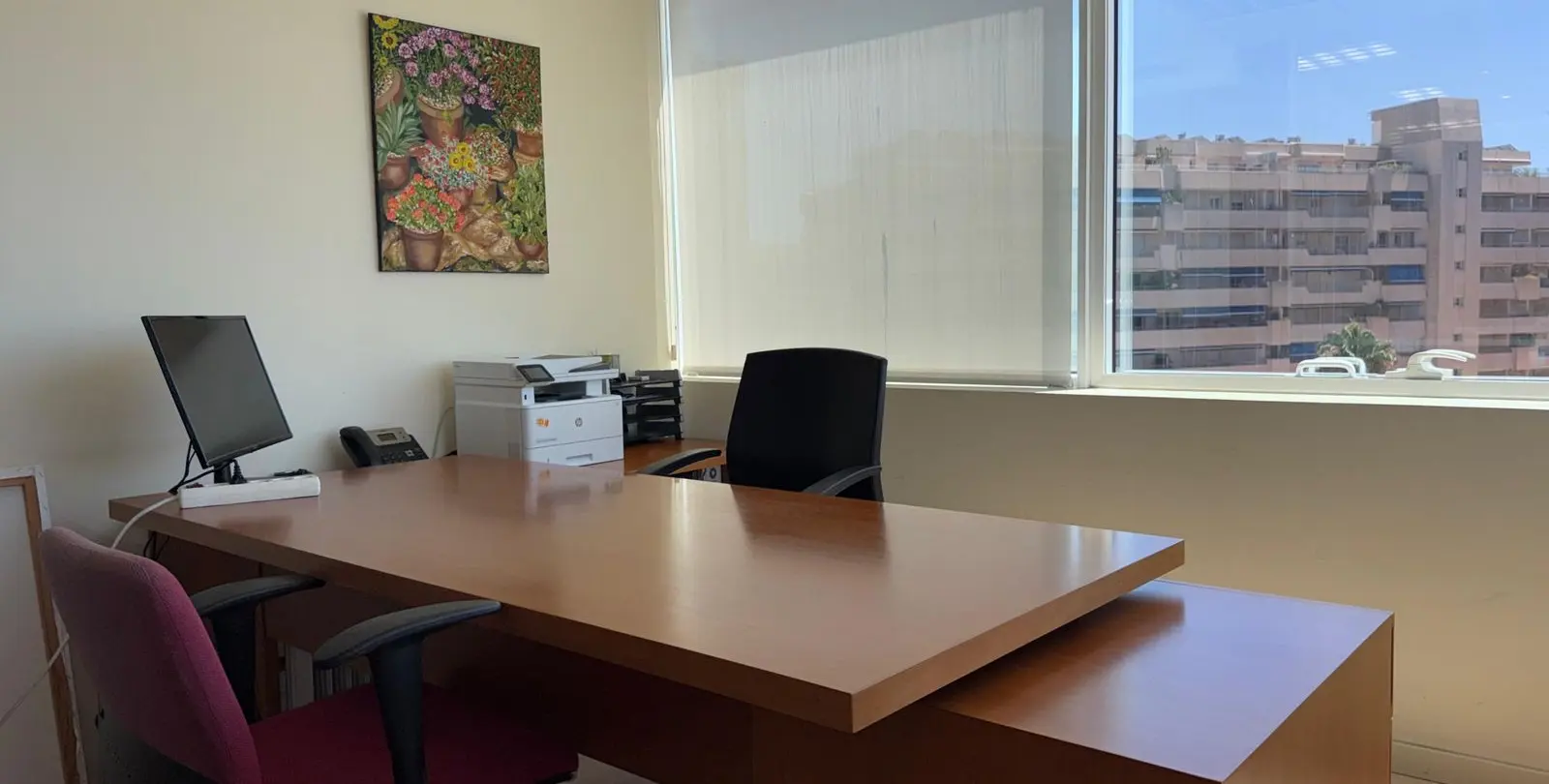 Sale of office in Puerto Banús 13
