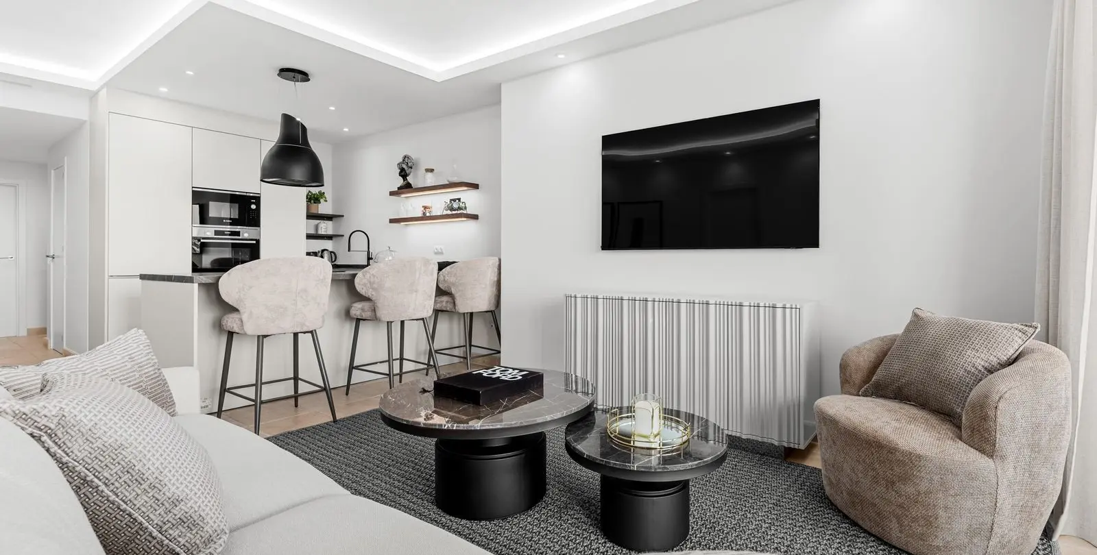 Продажа апартаментов на среднем этаже в Los Flamingos 4