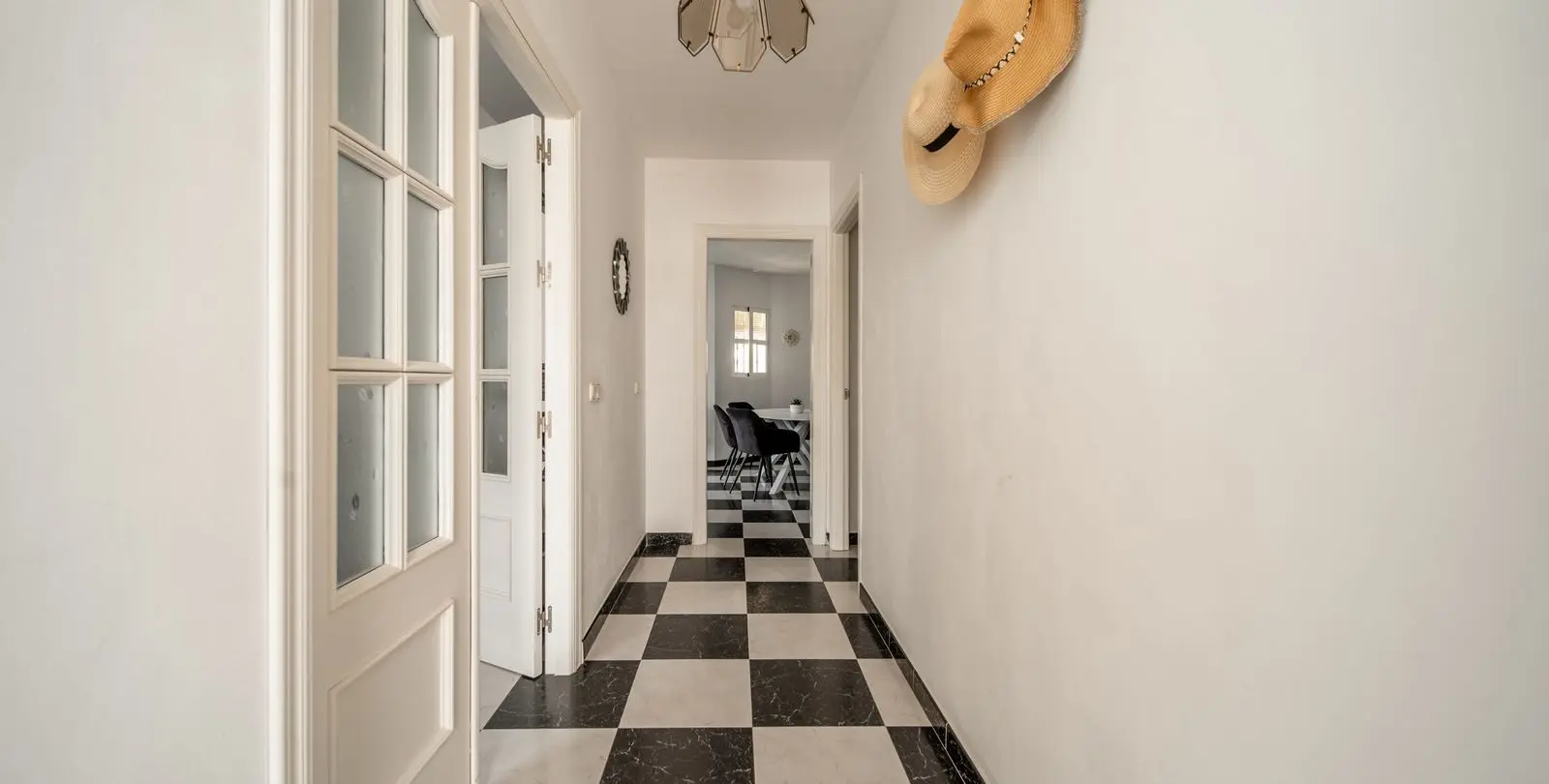 Sale of detached villa in El Coto 6