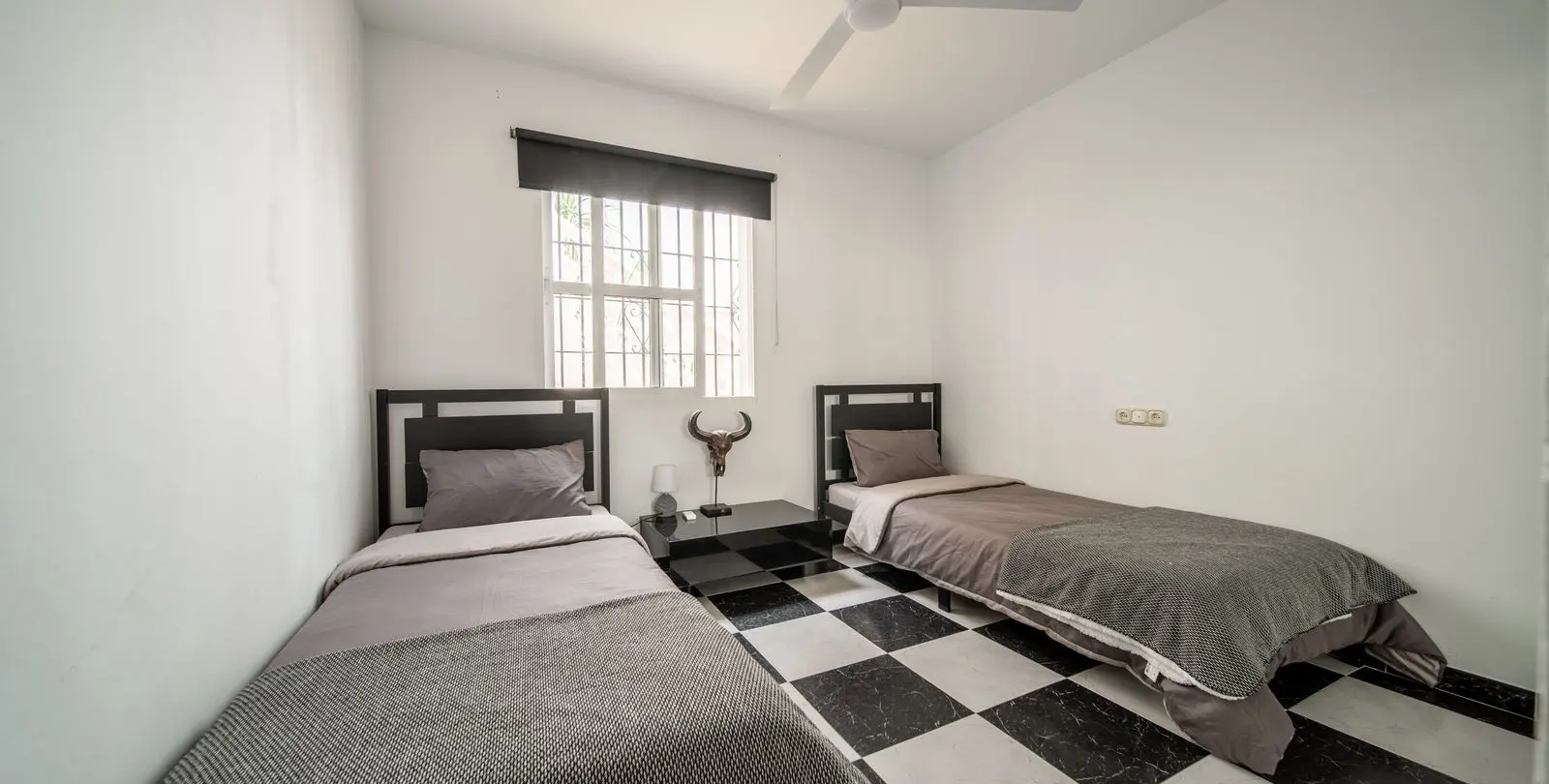Sale of detached villa in El Coto 12