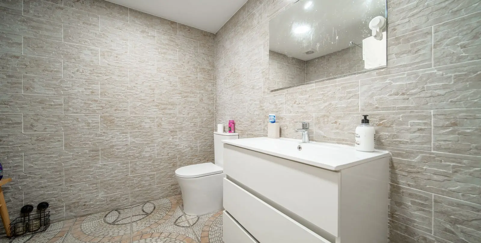 Sale of detached villa in El Coto 37