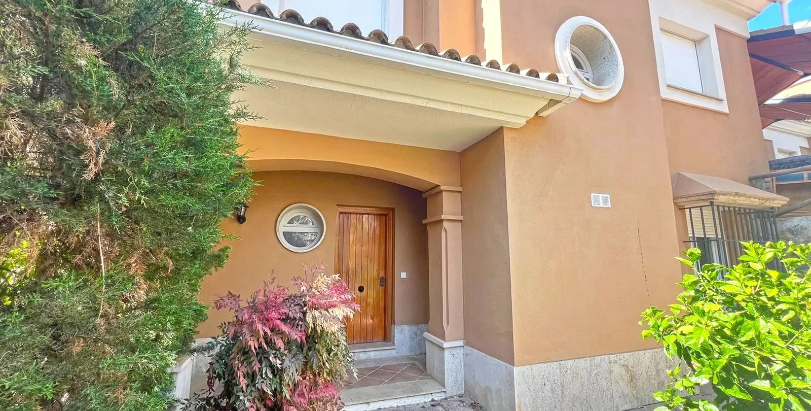 Продажа дома на две семьи в Marbella 3