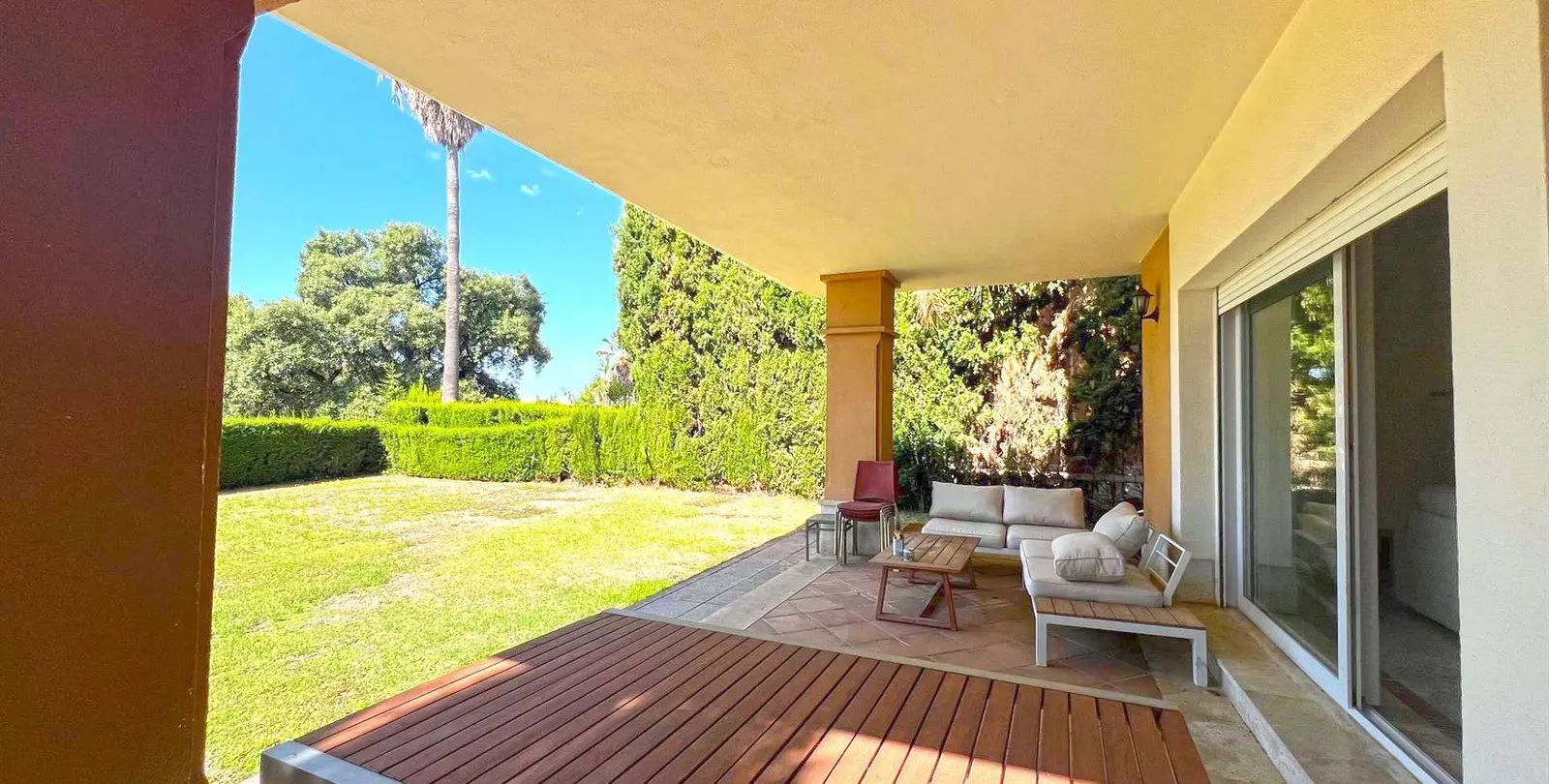 Продажа дома на две семьи в Marbella 4