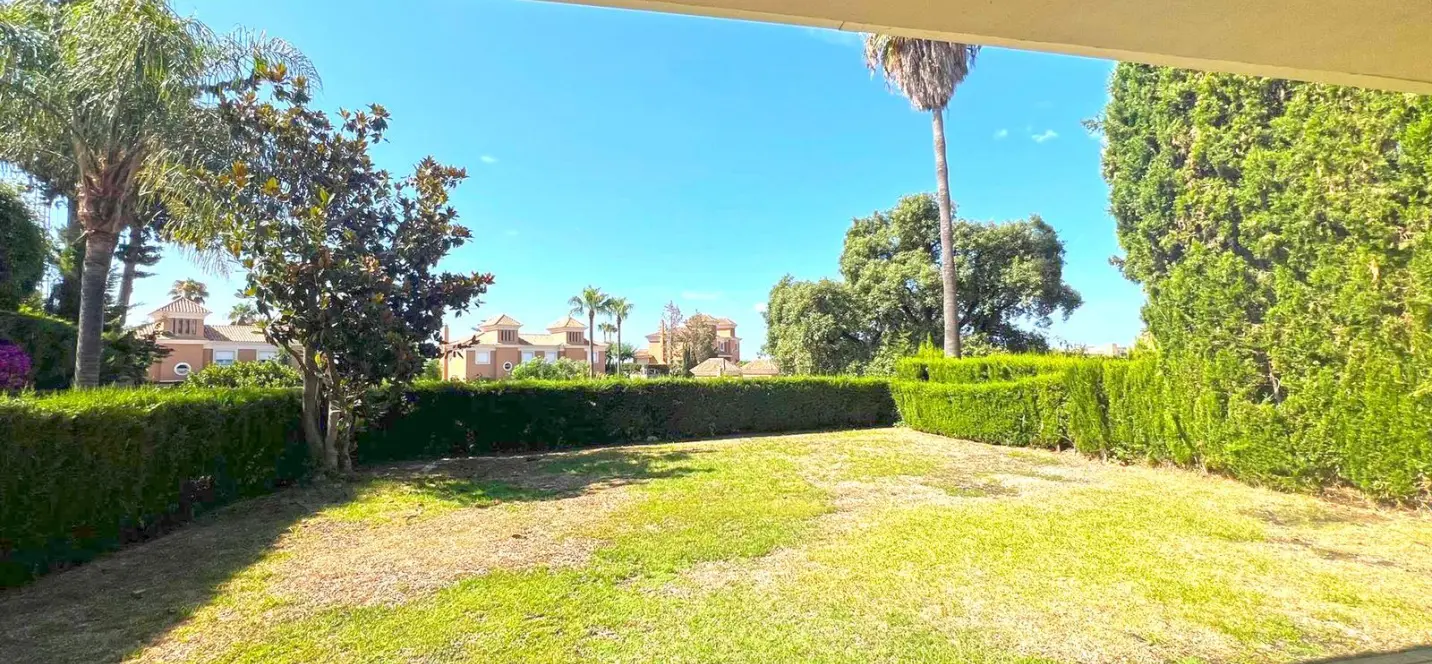Продажа дома на две семьи в Marbella 4
