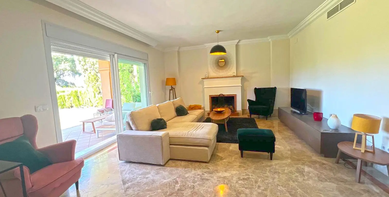 Продажа дома на две семьи в Marbella 6