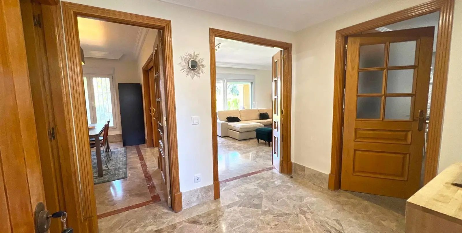Продажа дома на две семьи в Marbella 13