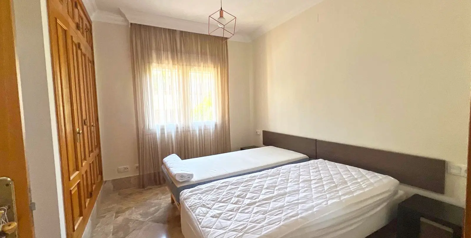 Продажа дома на две семьи в Marbella 14