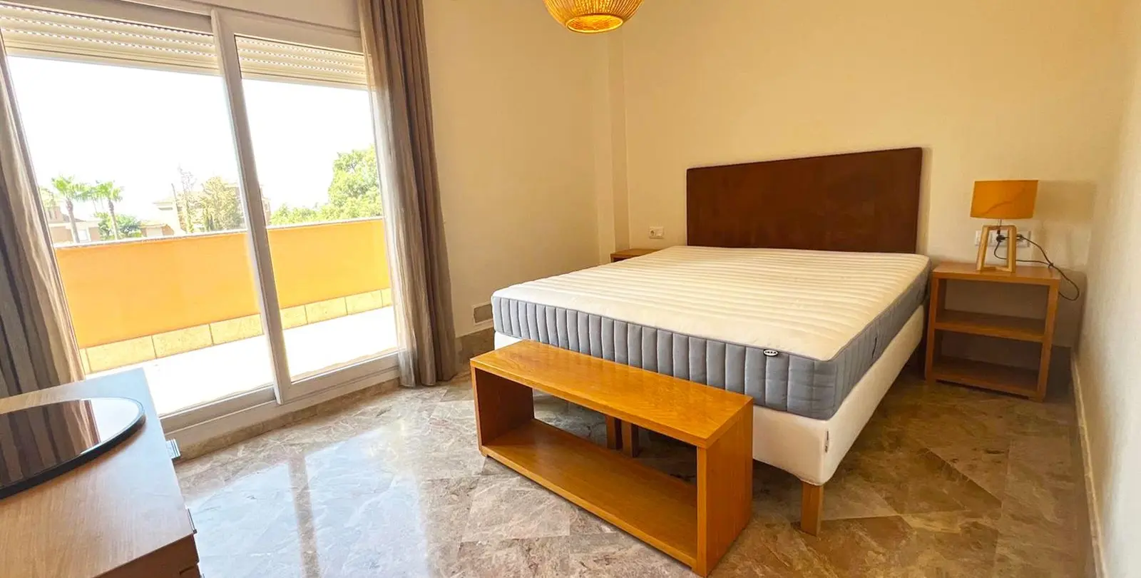 Продажа дома на две семьи в Marbella 18