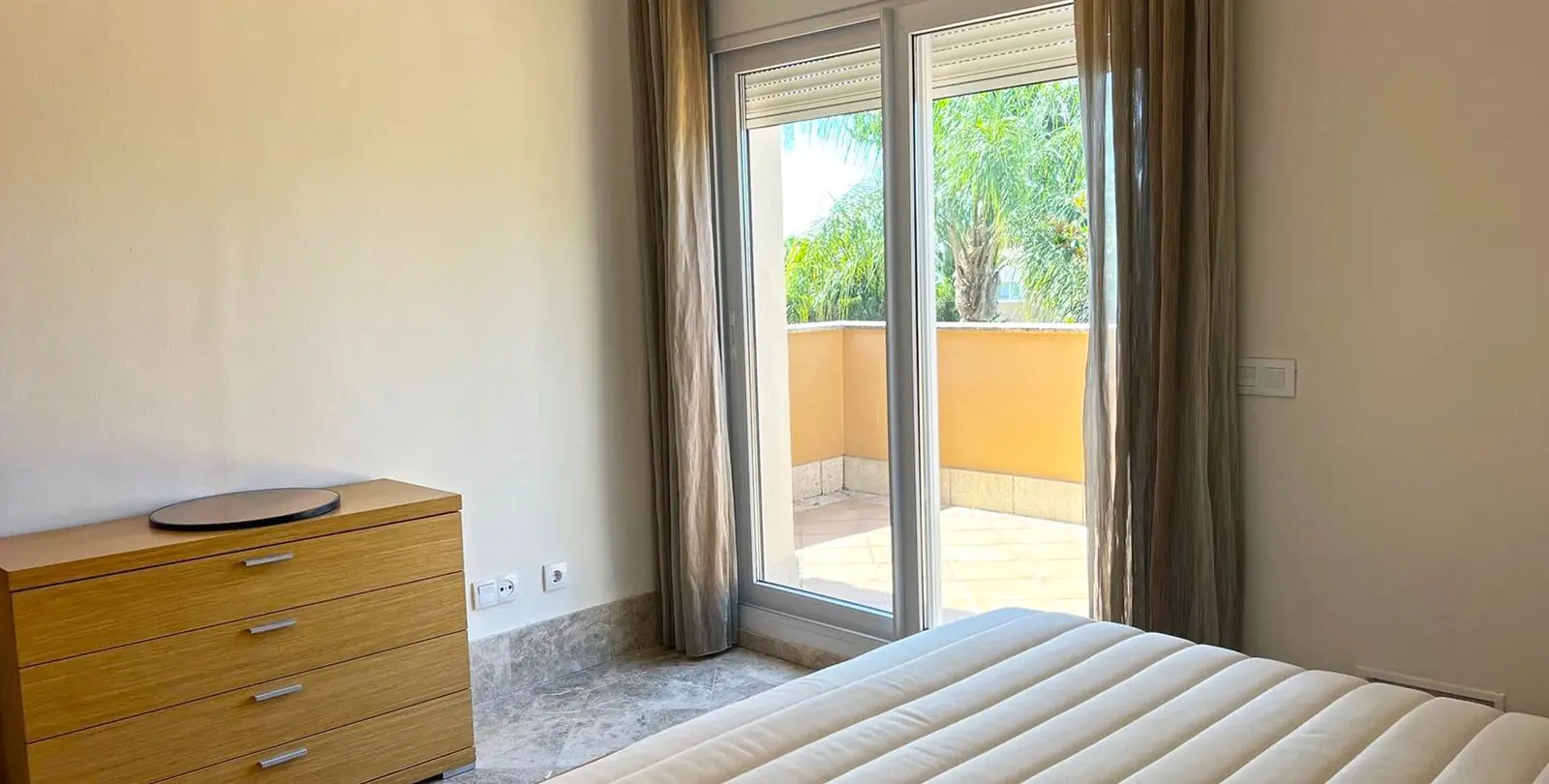 Продажа дома на две семьи в Marbella 19