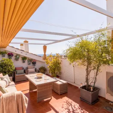 Sale of penthouse duplex in The Golden Mile