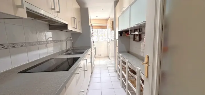 Sale of penthouse duplex in The Golden Mile 2