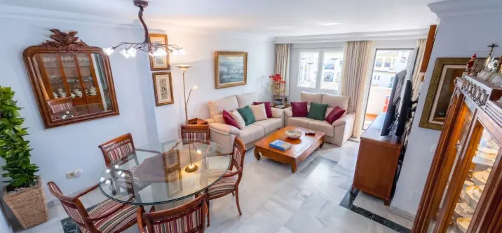 Sale of penthouse duplex in The Golden Mile 3