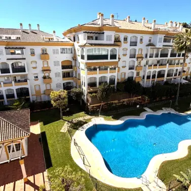 Sale of penthouse duplex in The Golden Mile